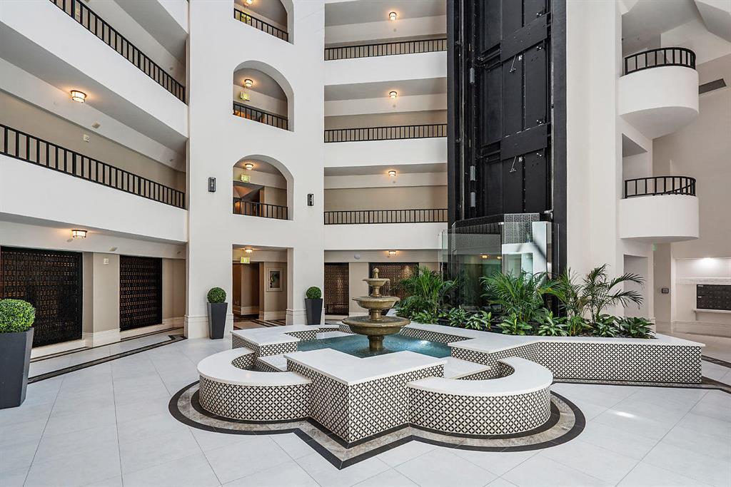 MIZNER COURT - Residential