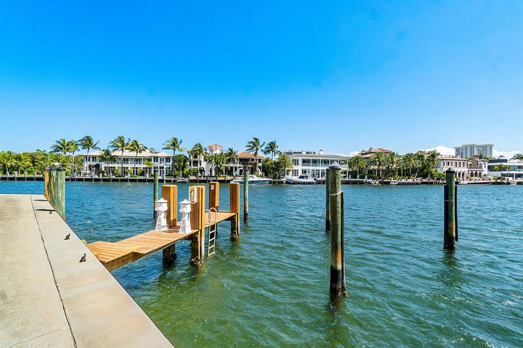 MIZNER COURT - Residential