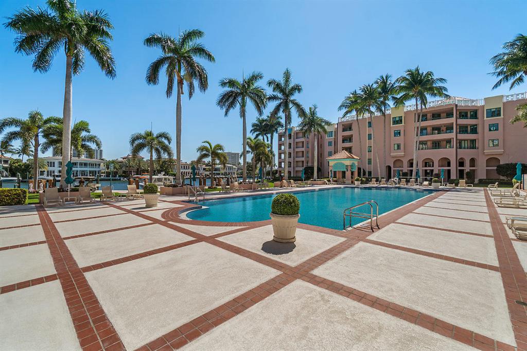 MIZNER COURT - Residential