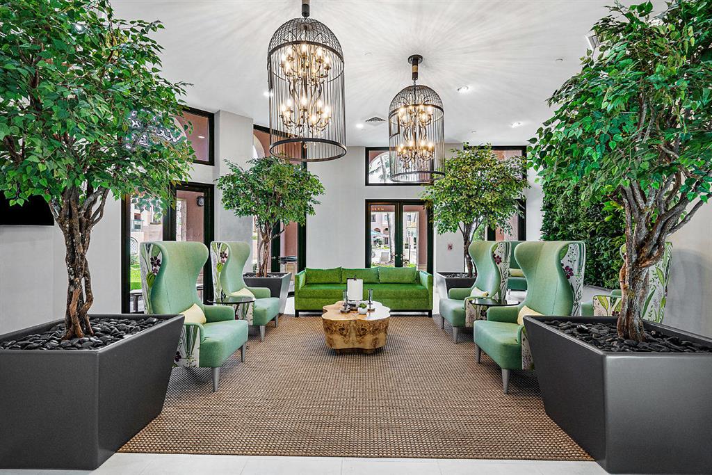 MIZNER COURT - Residential