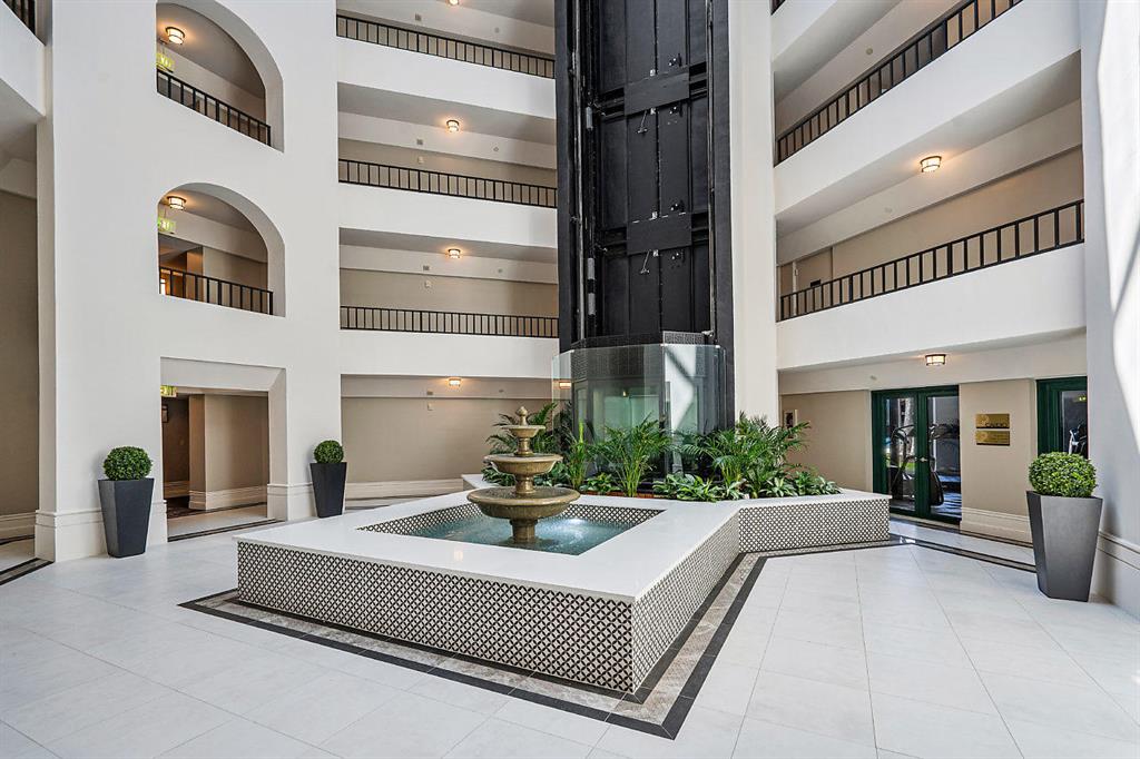 MIZNER COURT - Residential