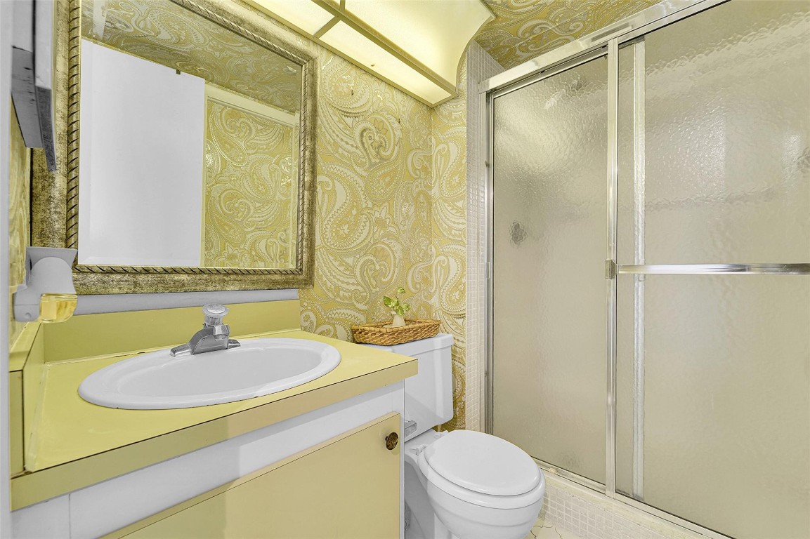 LIME BAY CONDOMINIUM - Residential