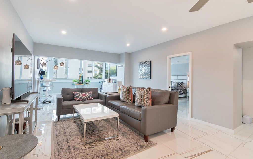 Photo of 333 Sunset Drive, Fort Lauderdale, FL 33301 (MLS # F10554243)