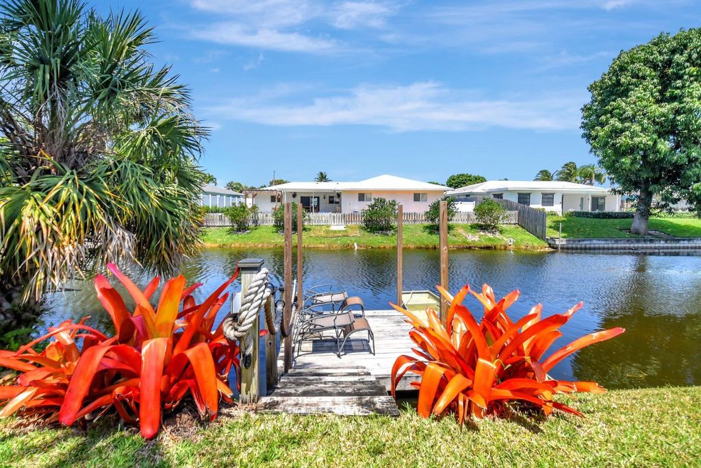 Photo of 1371 SW 27th Avenue, Boynton Beach, FL 33426 (MLS # R11079947)