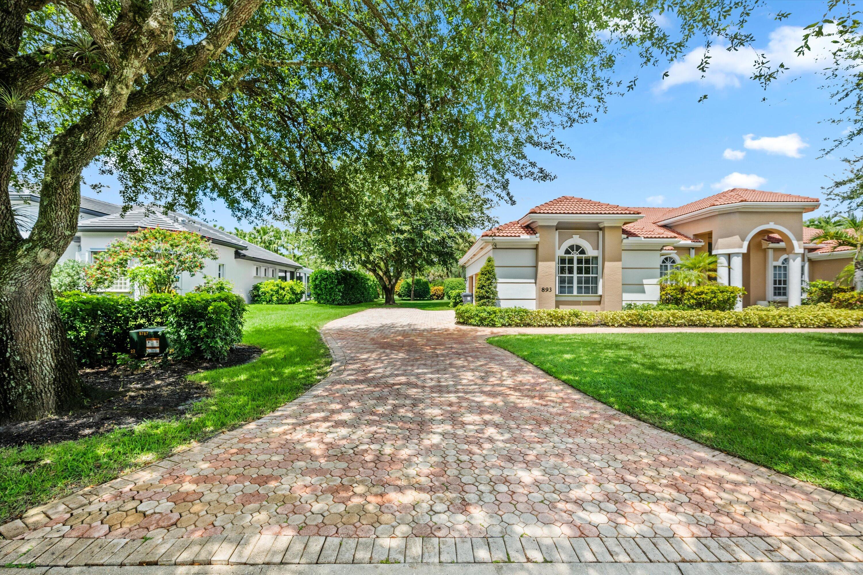 893 FOREST GLEN Lane