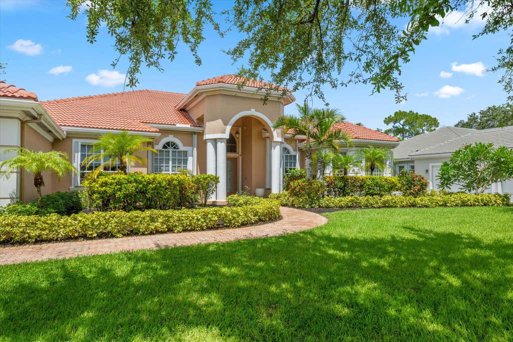 Photo of 893 FOREST GLEN Lane, Wellington, FL 33414 (MLS # B26065471)