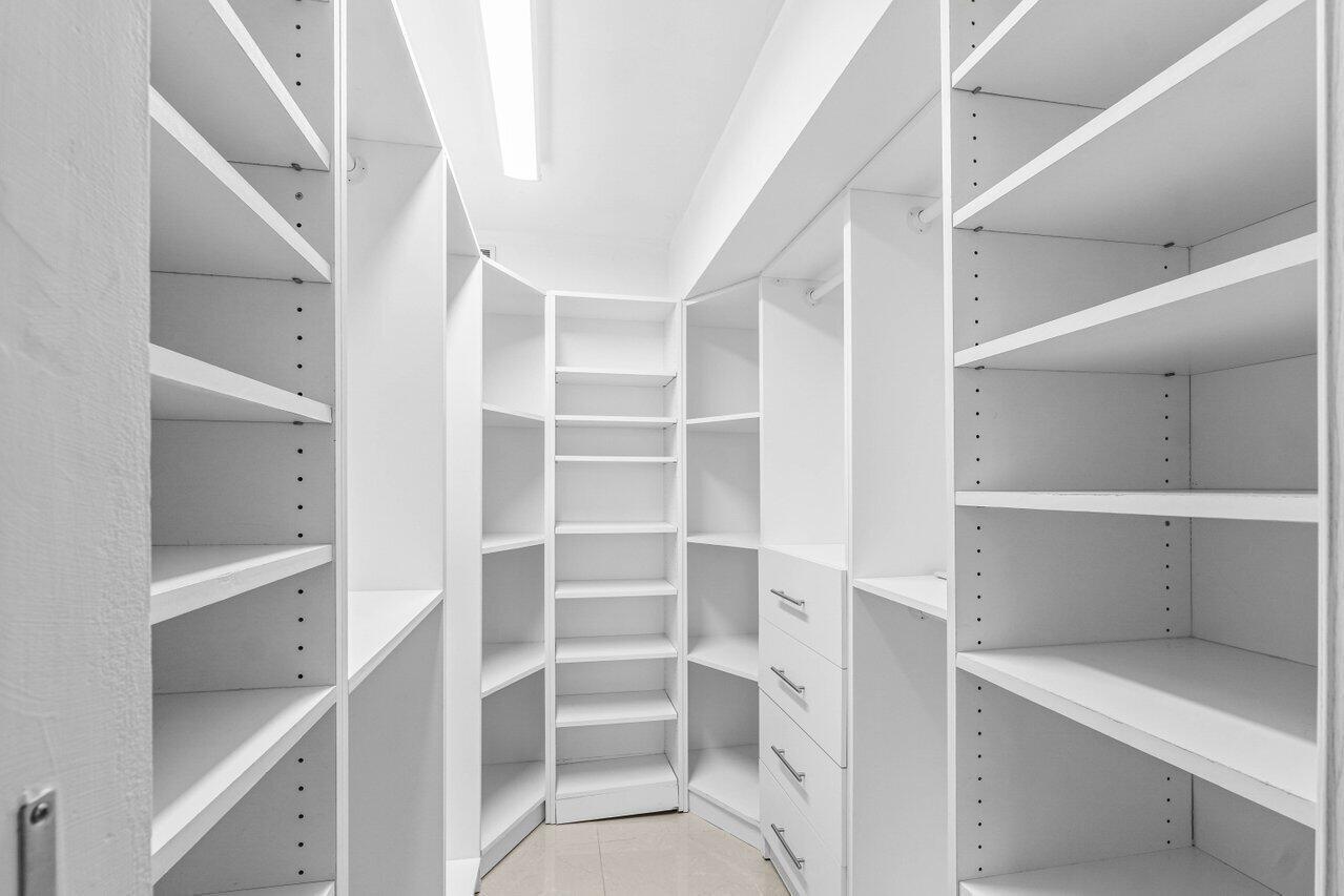 SEAGATE OF GULFSTREAM CONDO - Residential