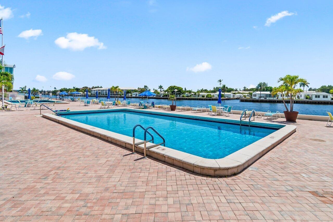 SEAGATE OF GULFSTREAM CONDO - Residential