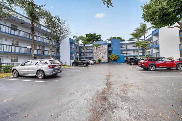3070 HOLIDAY SPRINGS BLVD APT 304, MARGATE, FL 33063 - Image feeeb7e65400ffac35223ec6cbd3d9ca/3806922952