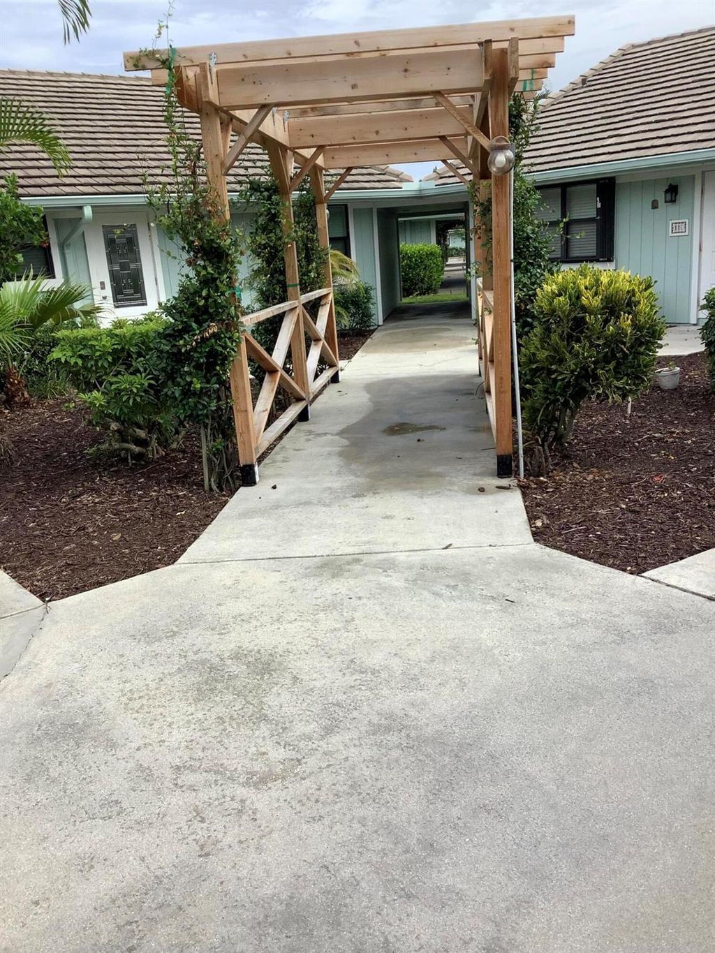 Photo of 1127 E Seminole 11b Avenue #11 B, Jupiter, FL 33477 (MLS # R11105577)