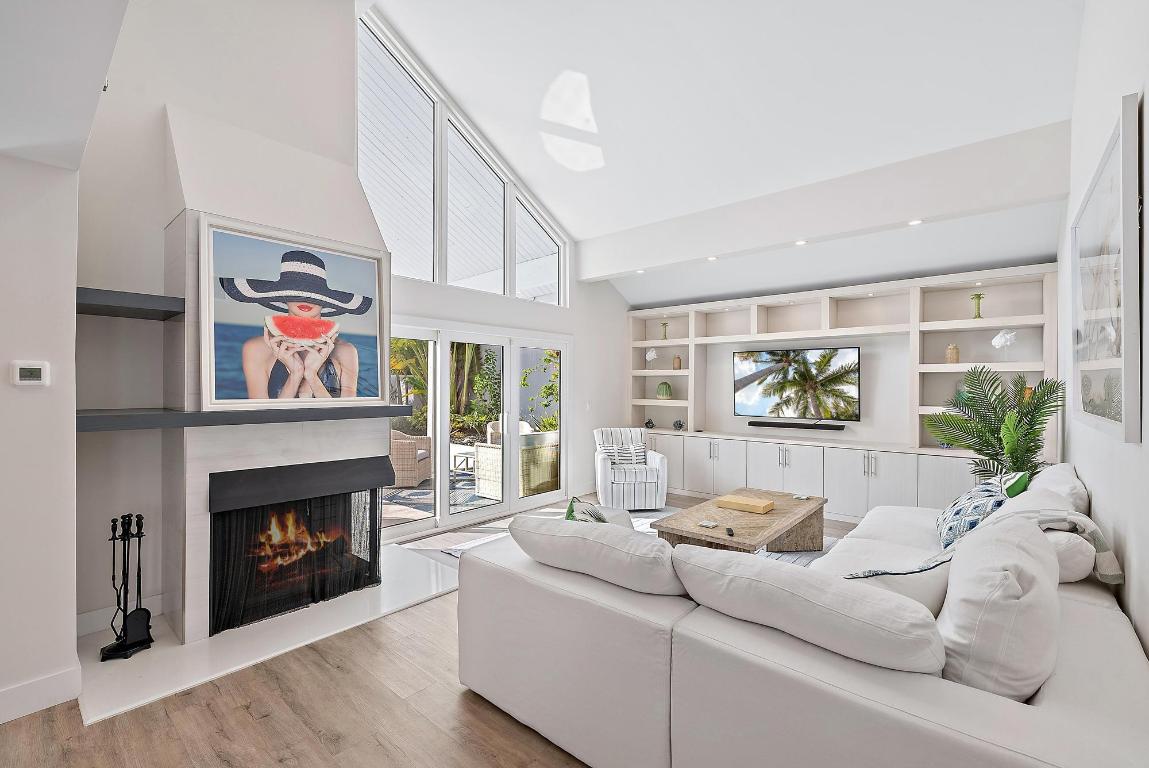 OCEAN WALK - Residential Lease