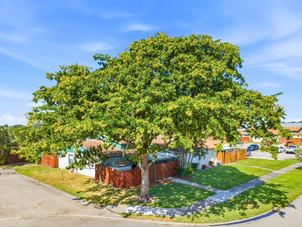 1020 Manor Drive 1-C