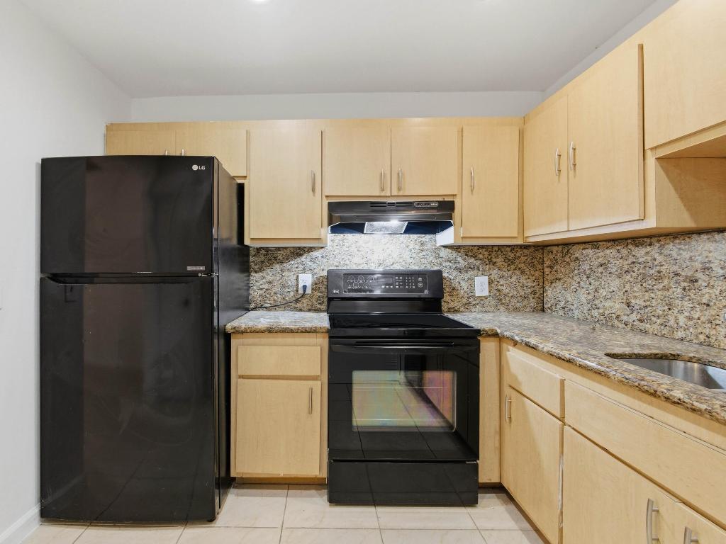 TREE LAKE - Residential