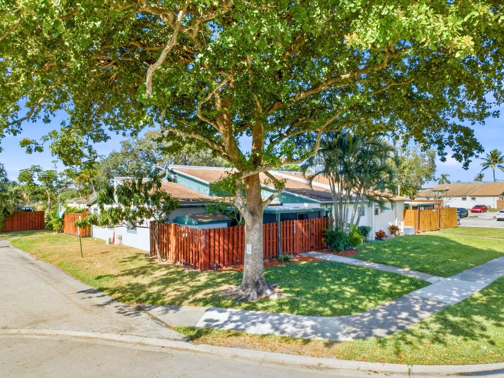 TREE LAKE - Residential