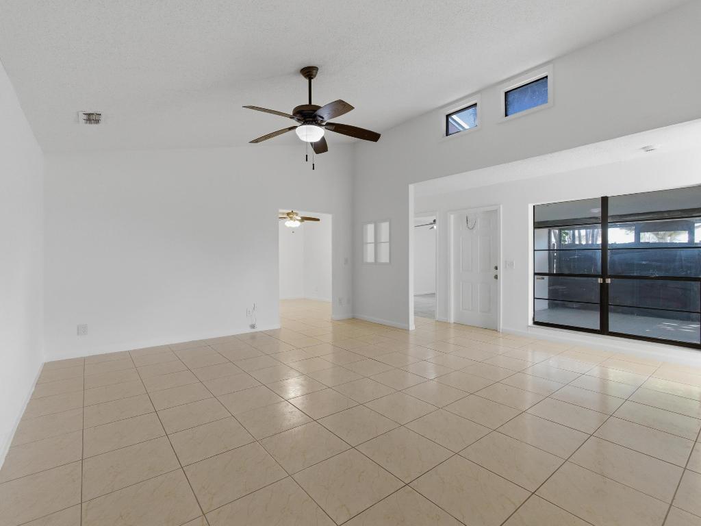 TREE LAKE - Residential