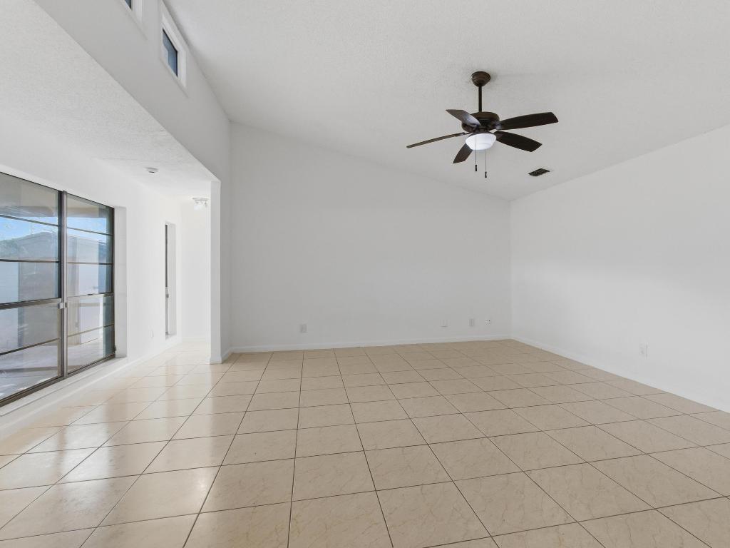 TREE LAKE - Residential