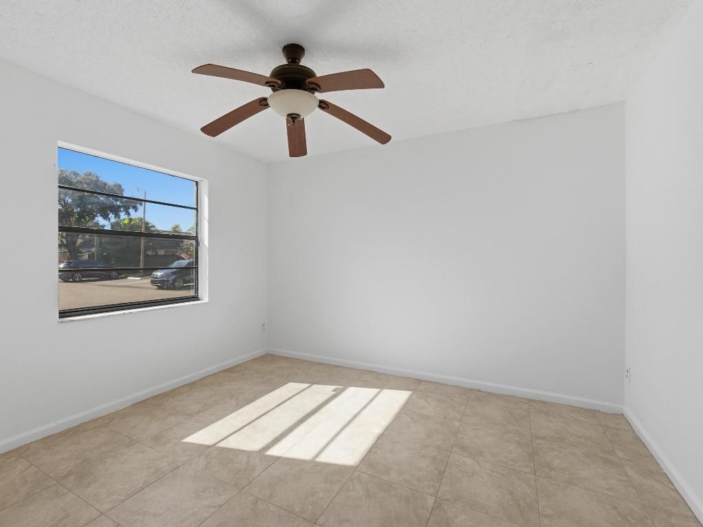 TREE LAKE - Residential