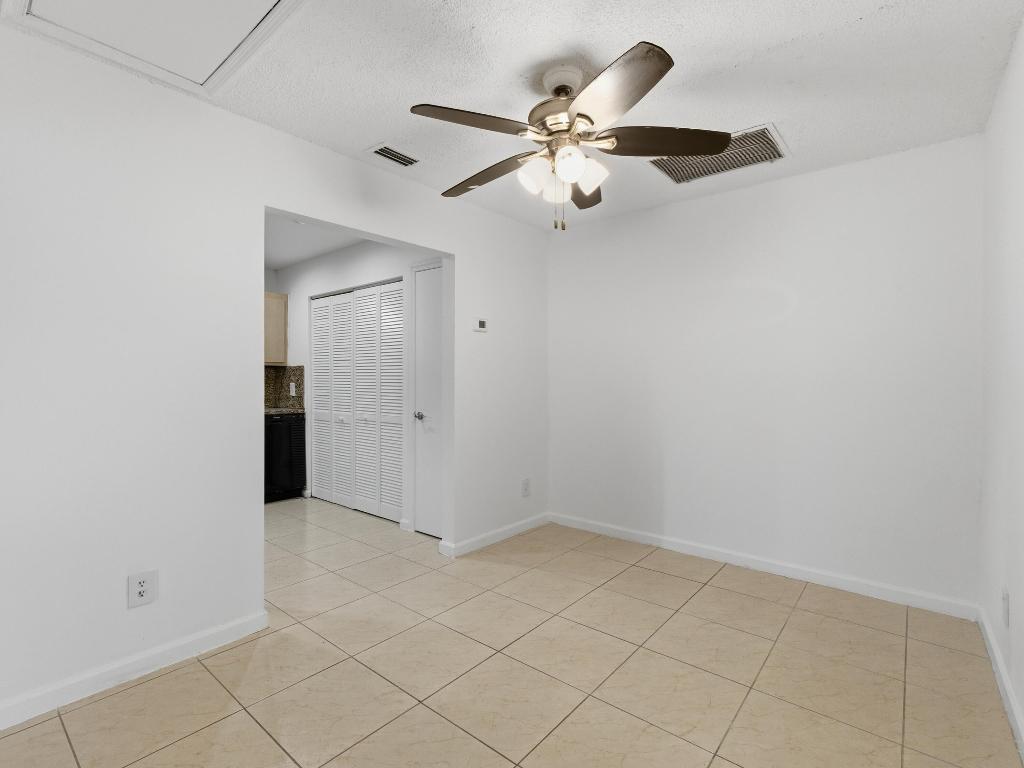 TREE LAKE - Residential