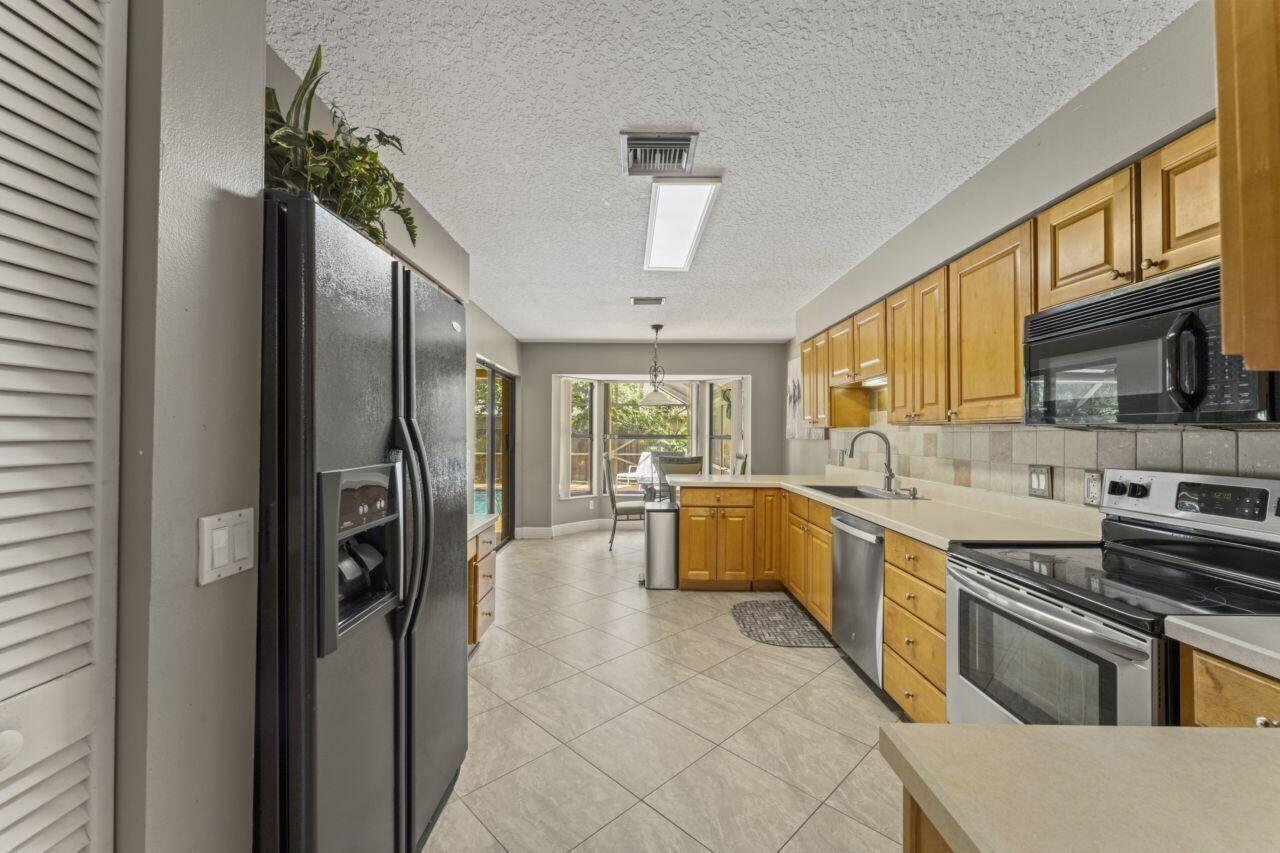 GREENVIEW SHORES 1 OF WEL - Residential Lease