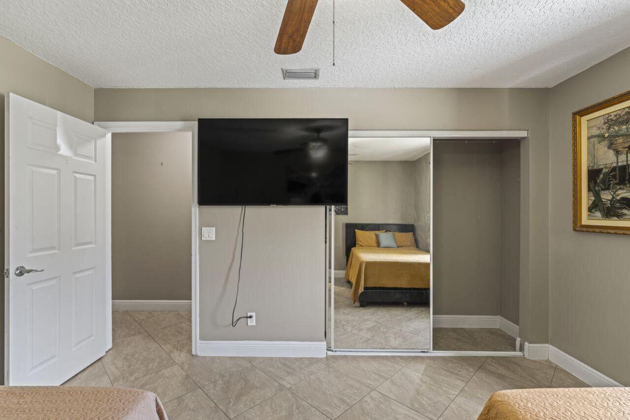 GREENVIEW SHORES 1 OF WEL - Residential Lease