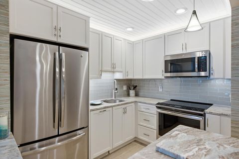 111 Shore Court 305-C North Palm Beach FL 33408