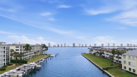 111 Shore Court 305-C Juno Beach FL 33408