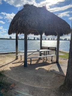 SHORE CLUB - Residential