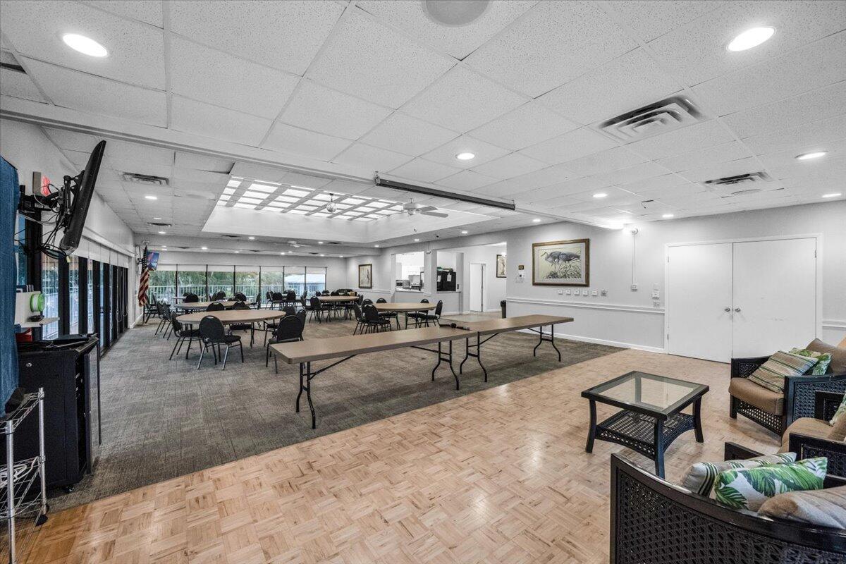 THE LITTLE CLUB CONDO - Residential