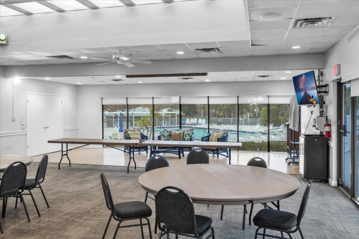 THE LITTLE CLUB CONDO - Residential