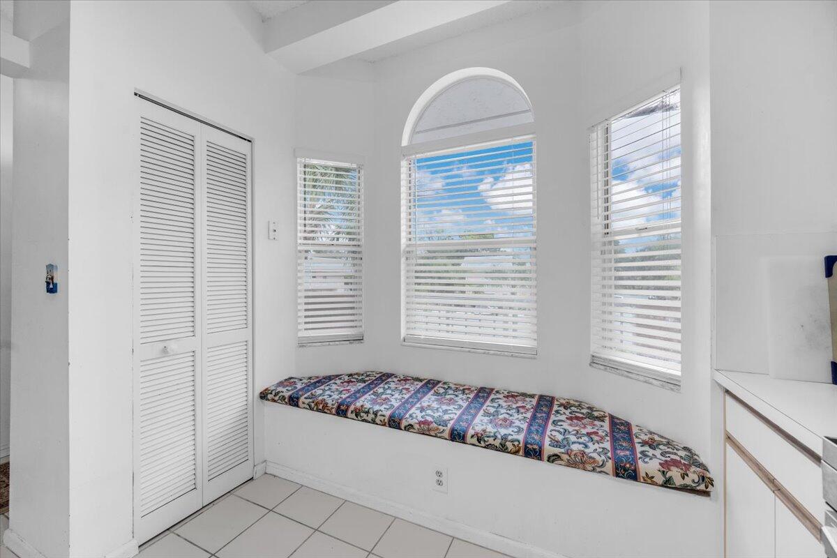 THE LITTLE CLUB CONDO - Residential