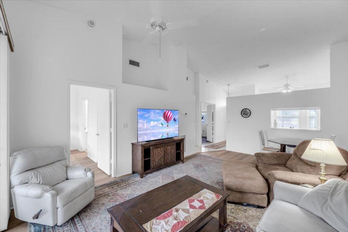 THE LITTLE CLUB CONDO - Residential