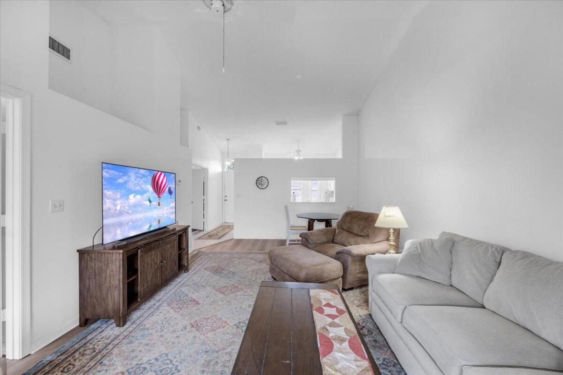 THE LITTLE CLUB CONDO - Residential