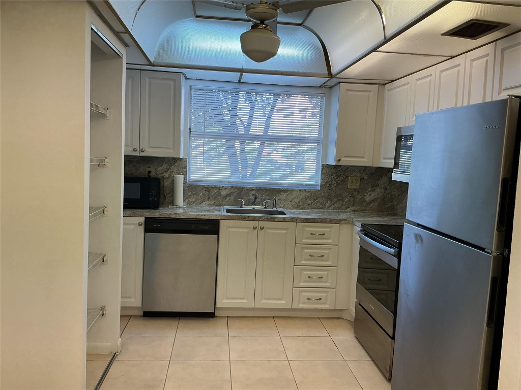 Sunrise Lakes Phase 3 - Residential