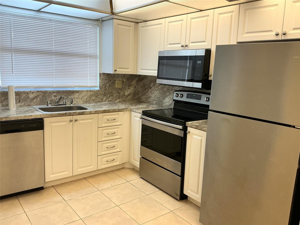 Sunrise Lakes Phase 3 - Residential