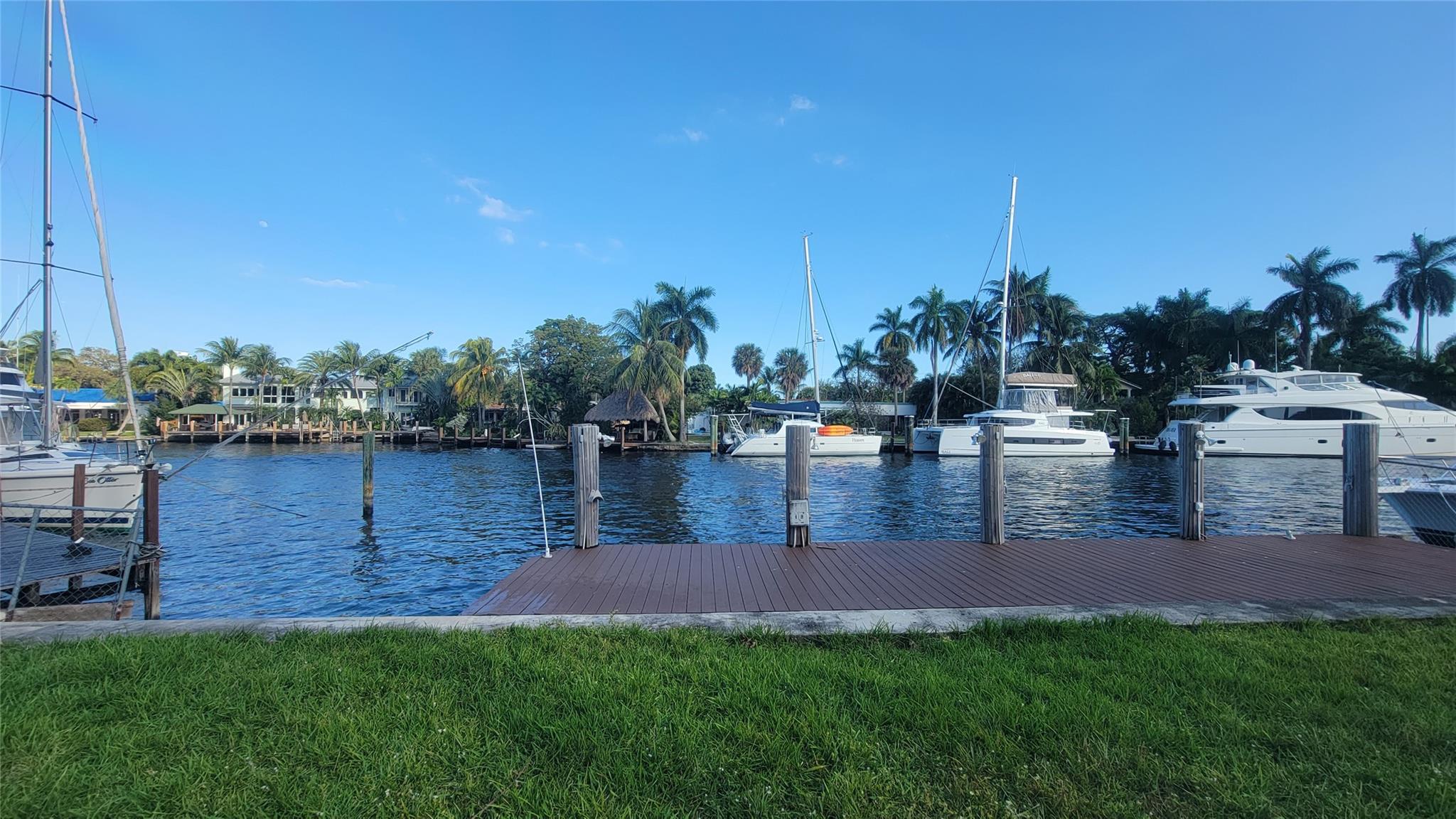 Location! Location! Location! Rare Fort Lauderdale New River lot with direct ocean access (No fixed bridges). Park your sail boat (up to 40 ft wide) or yacht with easy access to the ocean in 30min and 10min to the Riverwalk. Build your dream home on this wonderful piece of land with tons of potential with its 9141 SF lot, 57' of deep water dockage, and an amazing view! You can build up to 35 feet high and have great view on Downtown Fort Lauderdale, the river and all the yachts passing by. Perfectly located, 1 mile to Las Olas shops and restaurants, and 15min away from the ocean. House just got demolished and land is ready to build. Talked to 2 famous architects to prepare floorplans. Amazing potential! Call for an appointment