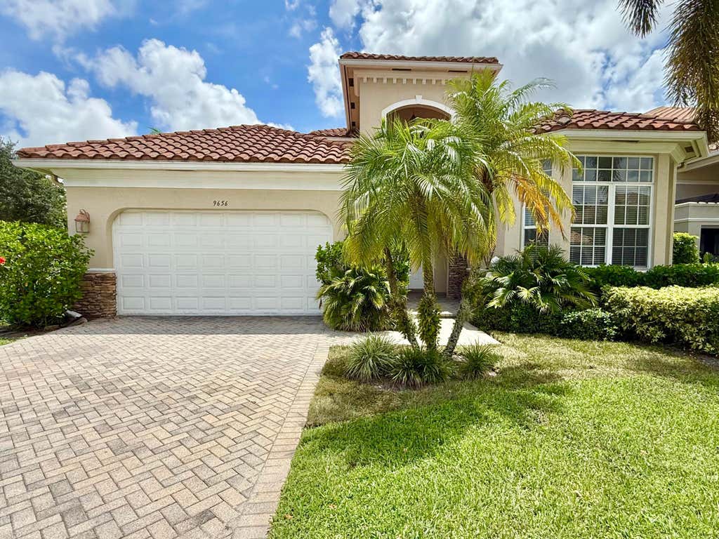 Photo of 9656 Cobblestone Creek Drive, Boynton Beach, FL 33472 (MLS # B26061243)