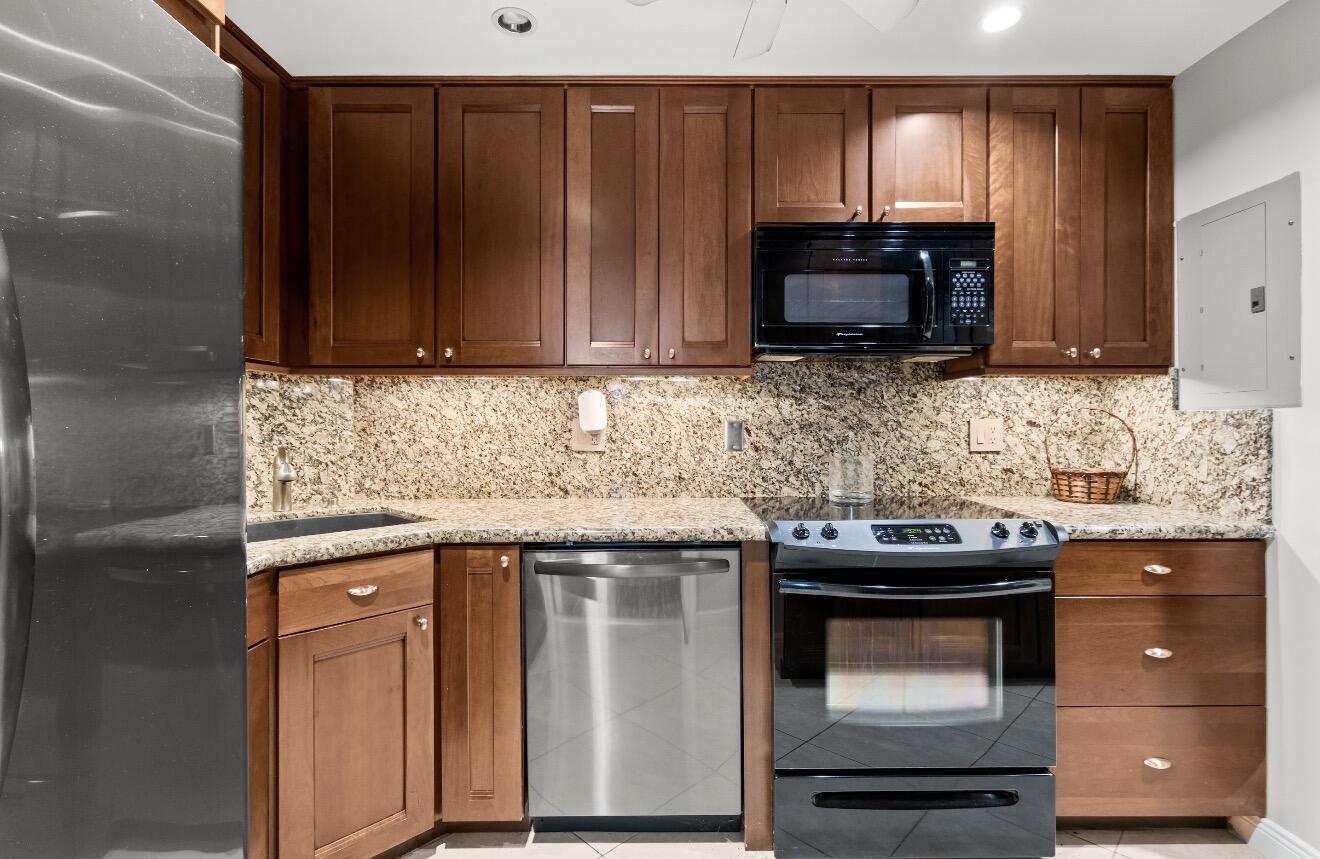 MANOR GROVE VILLAGE FOUR CONDO - Residential