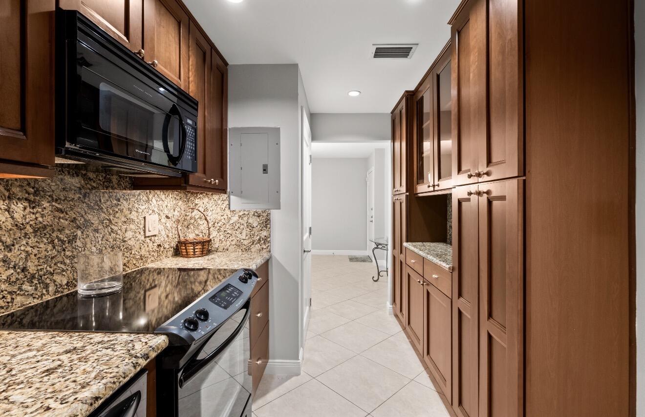 MANOR GROVE VILLAGE FOUR CONDO - Residential