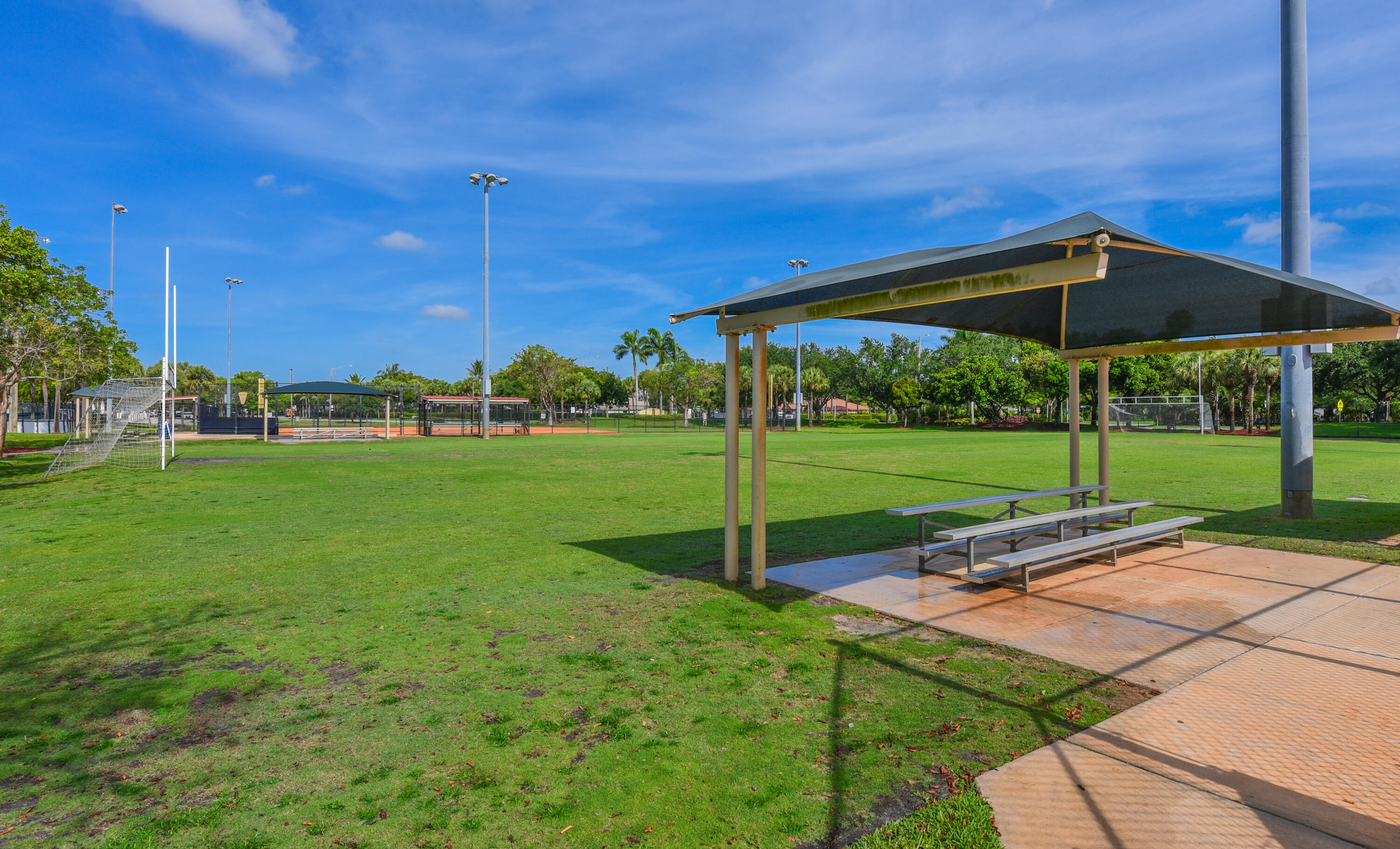 COCO LAKES - Residential