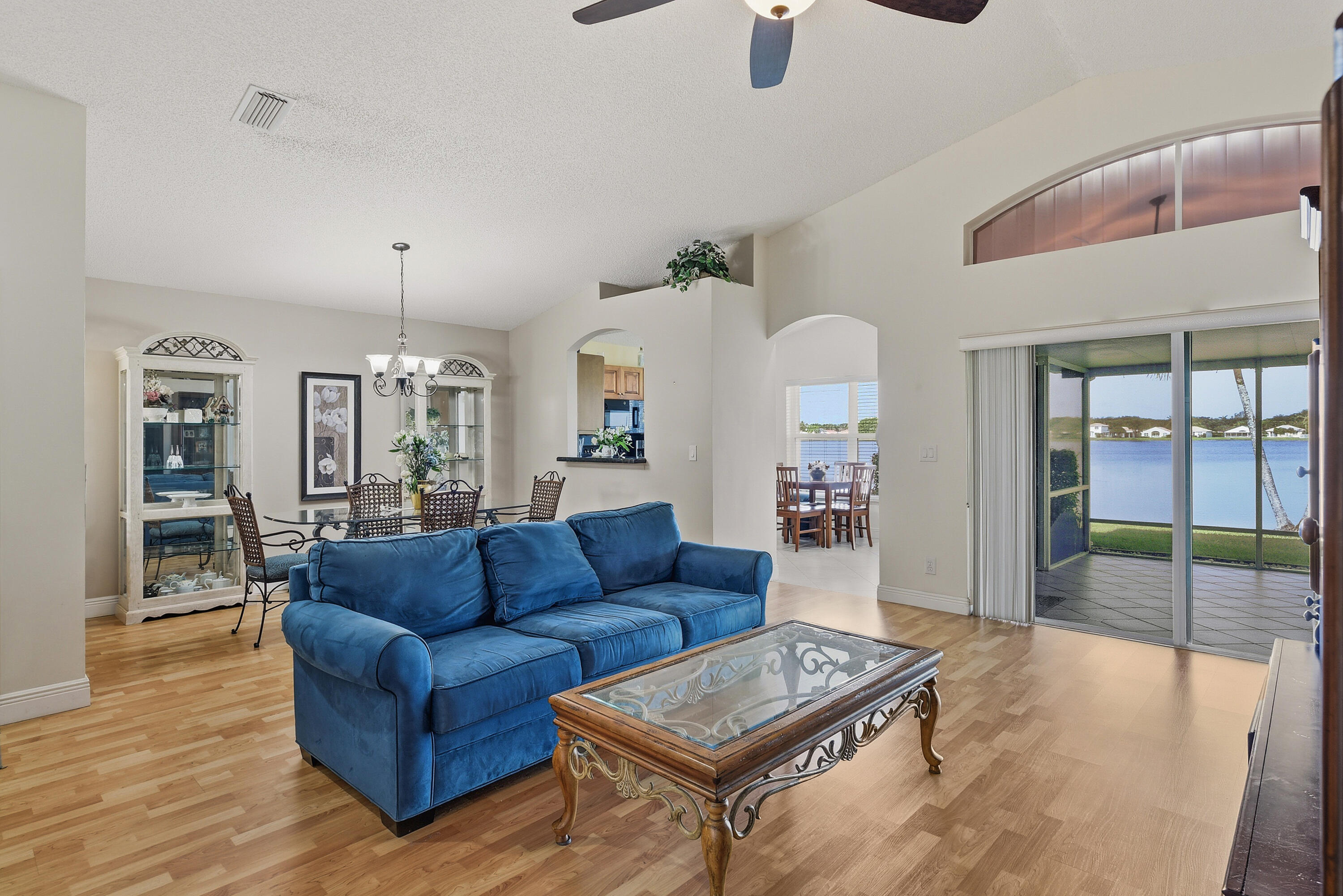 COCO LAKES - Residential