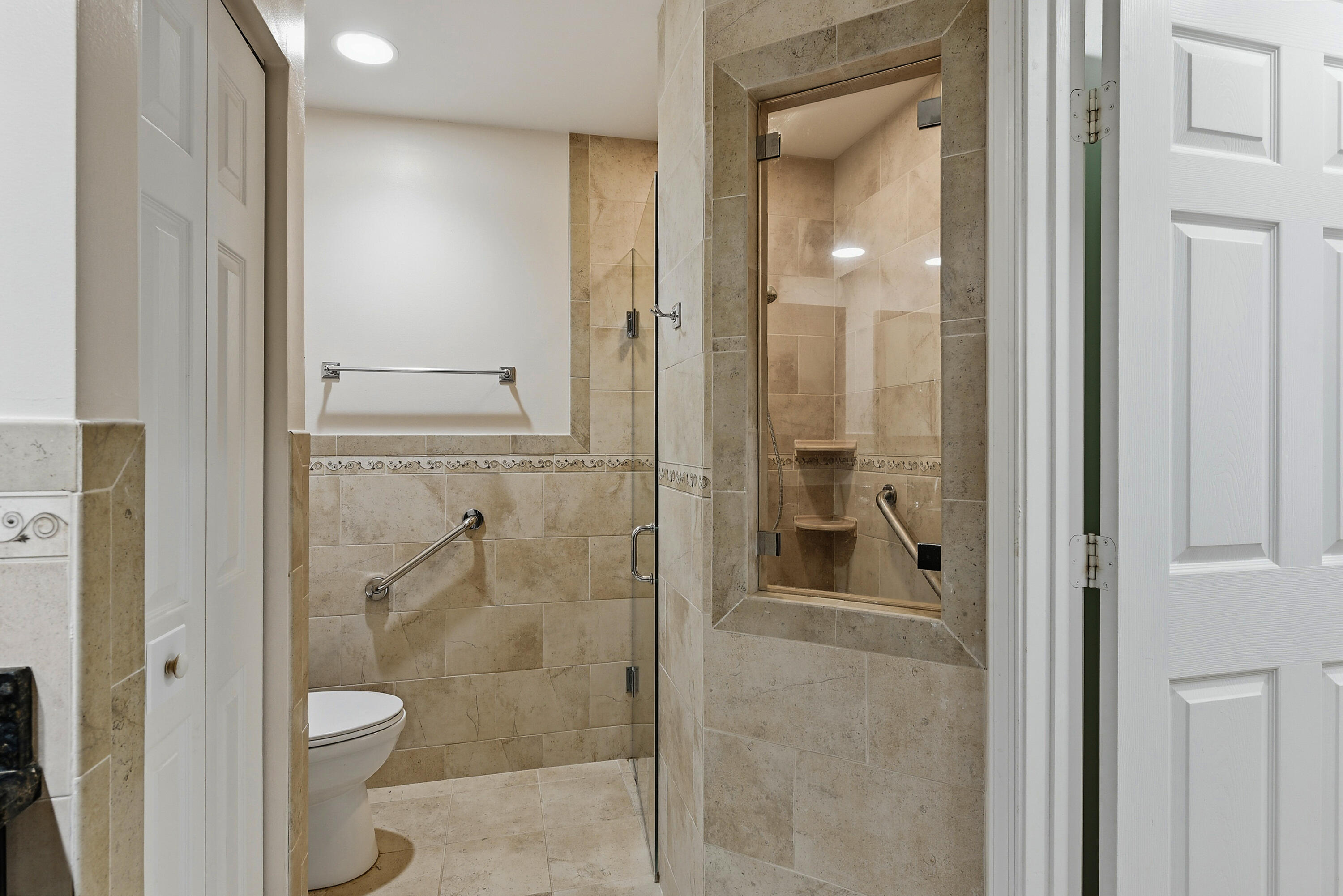 COCO LAKES - Residential