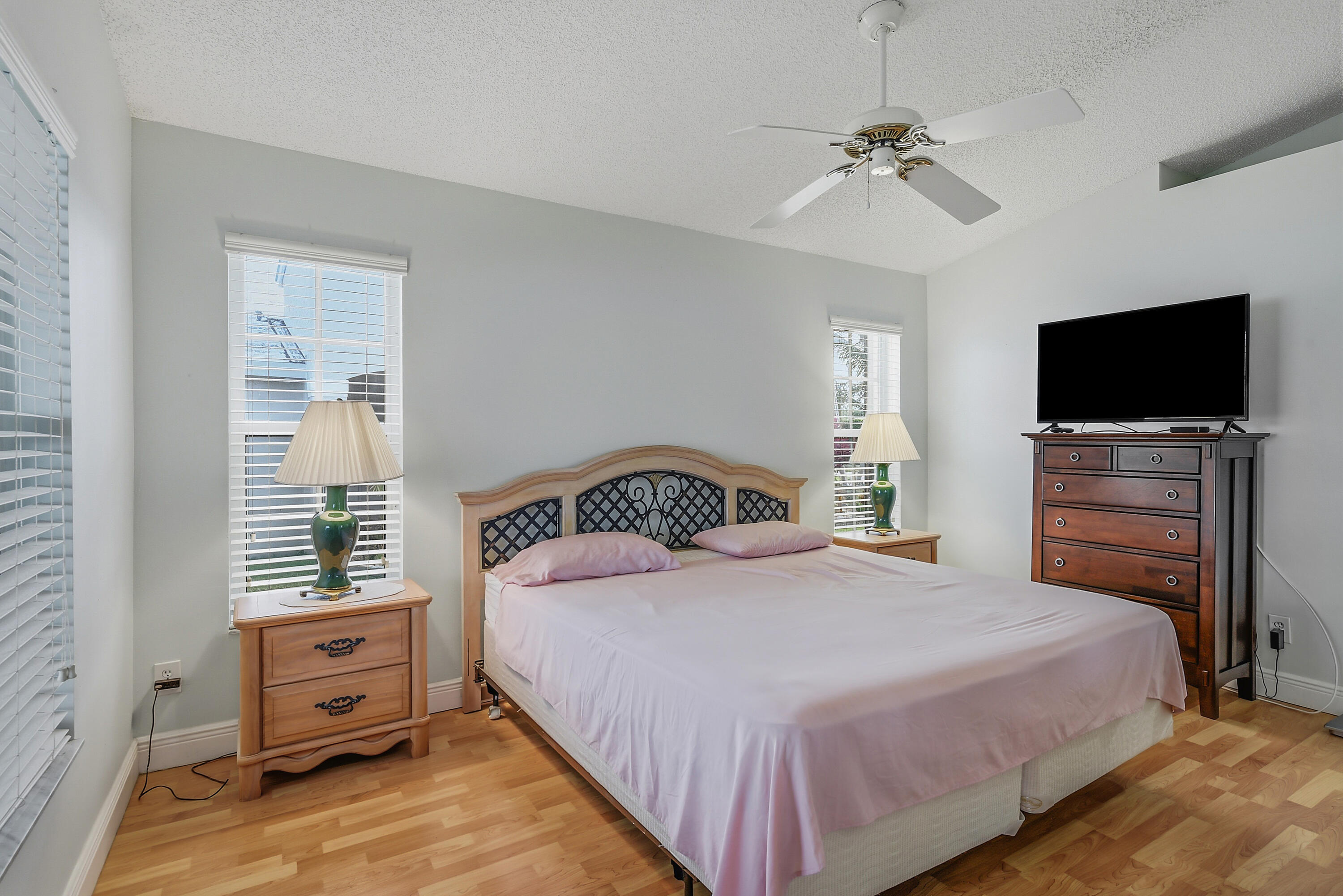 COCO LAKES - Residential
