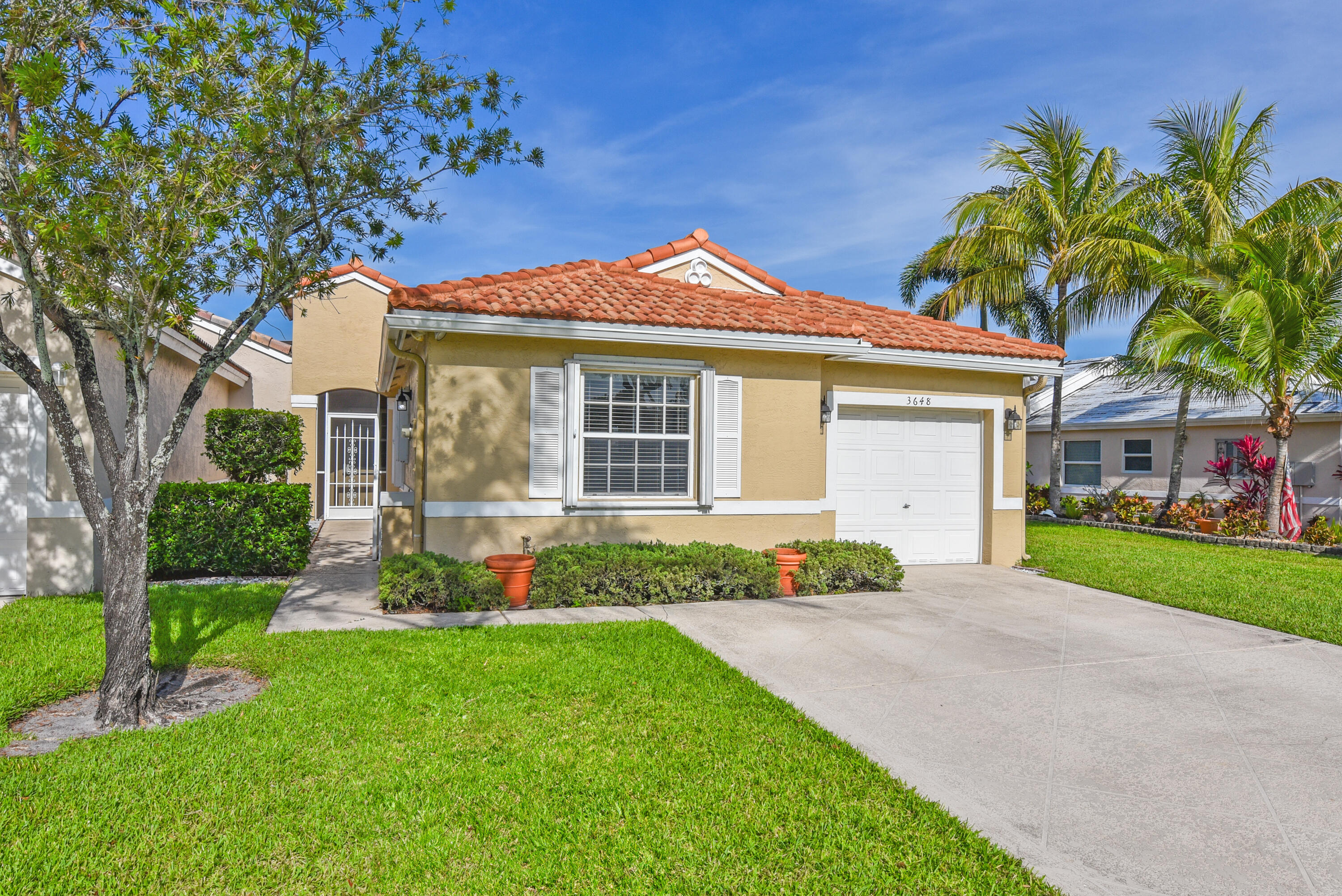 COCO LAKES - Residential