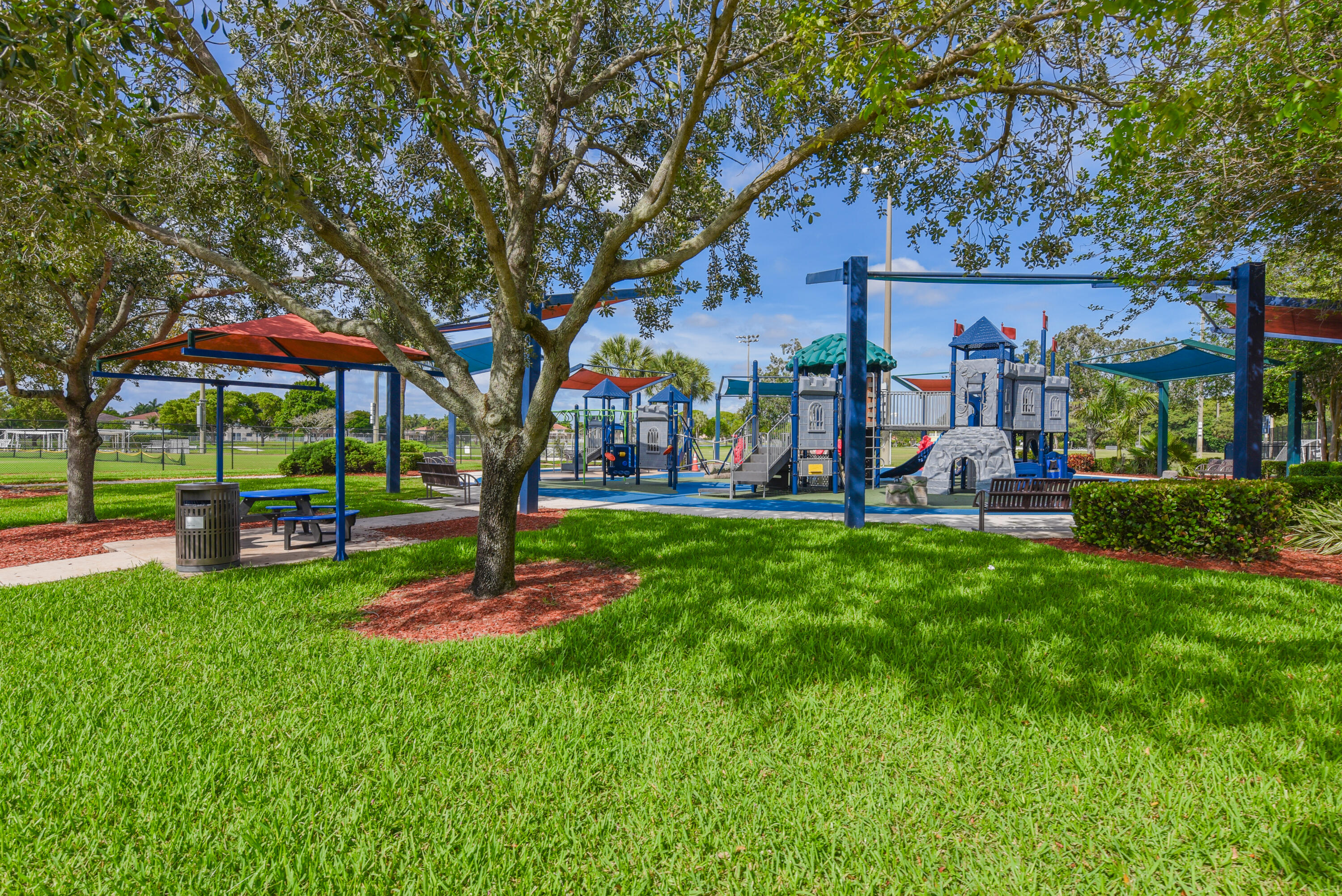 COCO LAKES - Residential