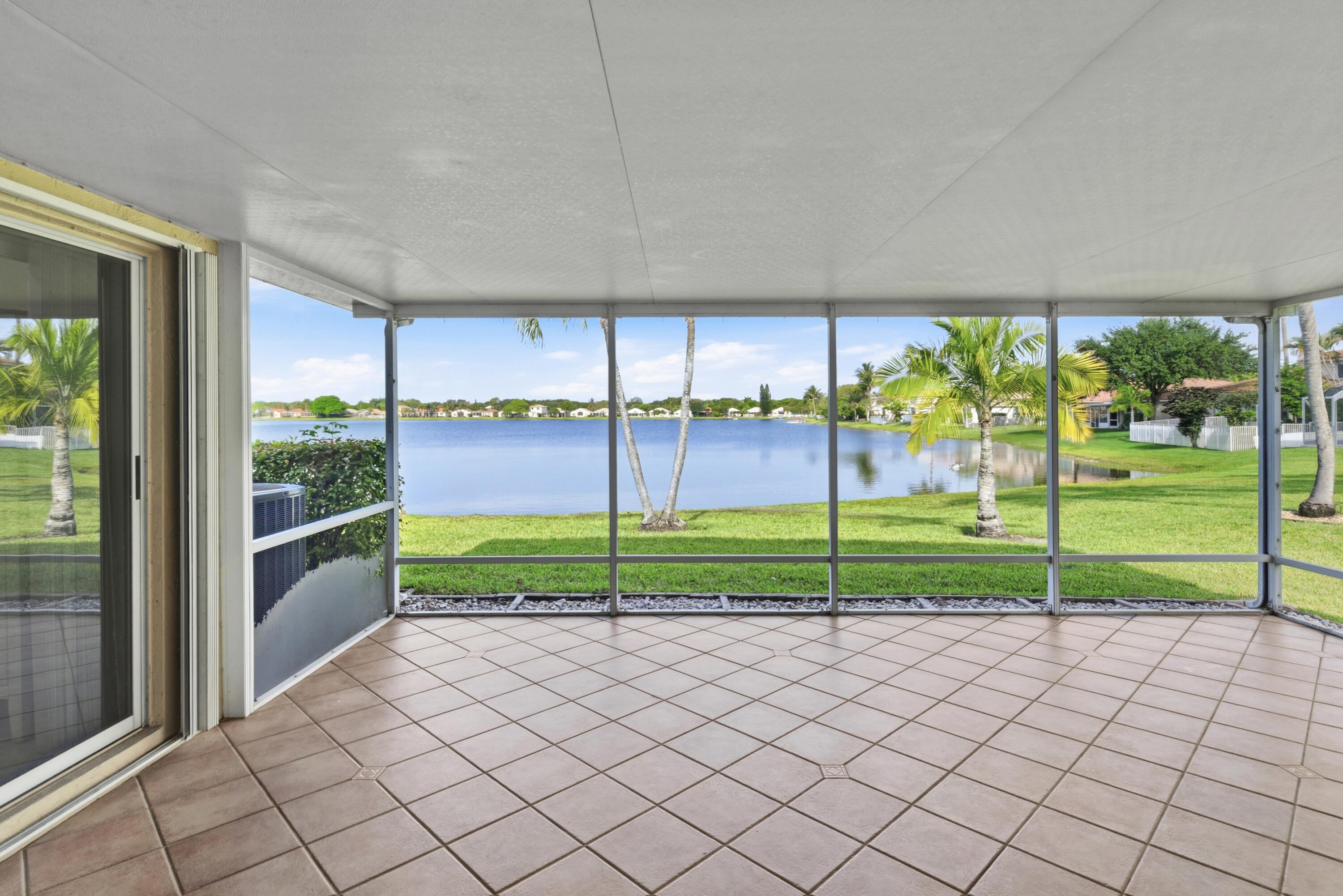COCO LAKES - Residential