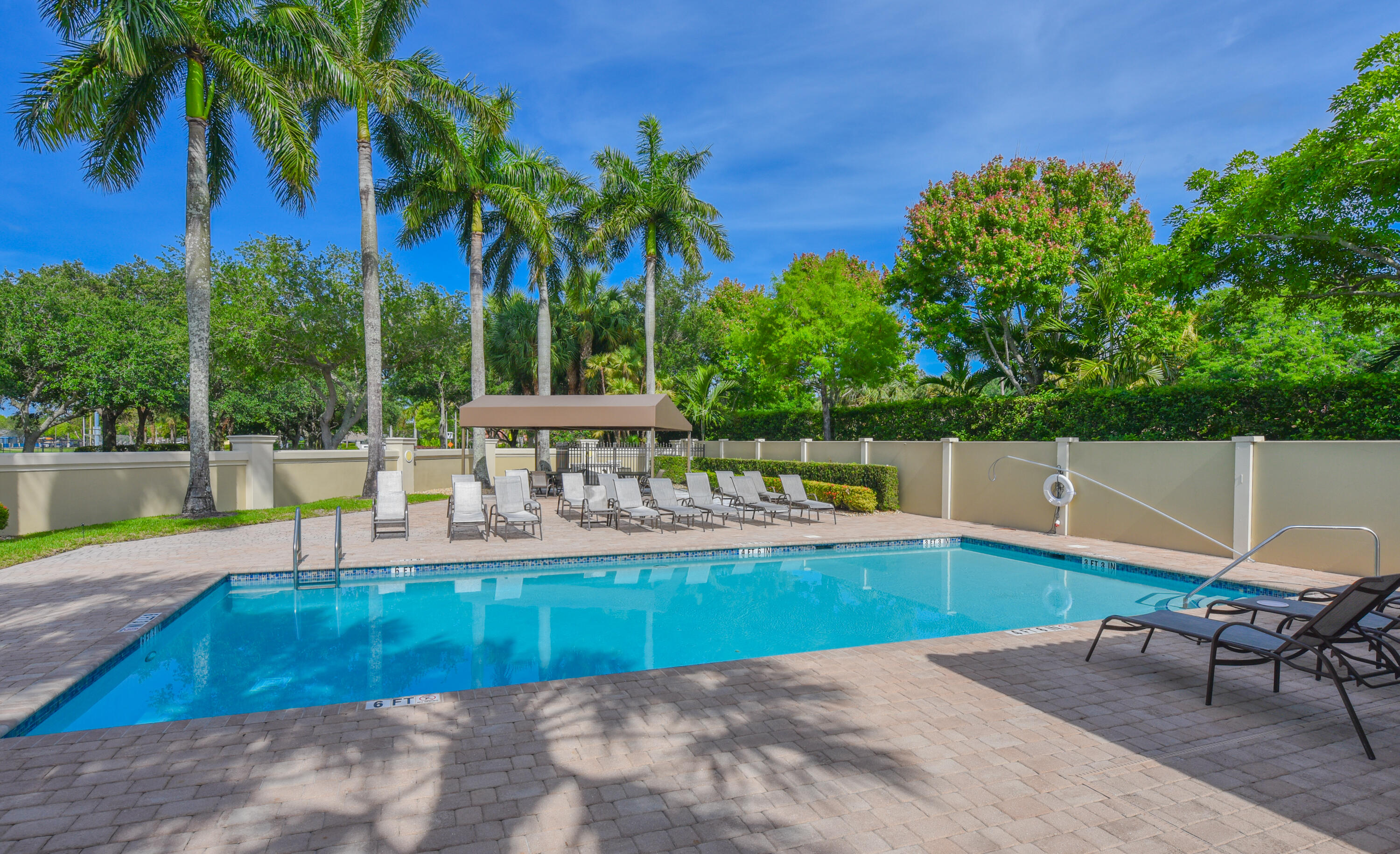 COCO LAKES - Residential