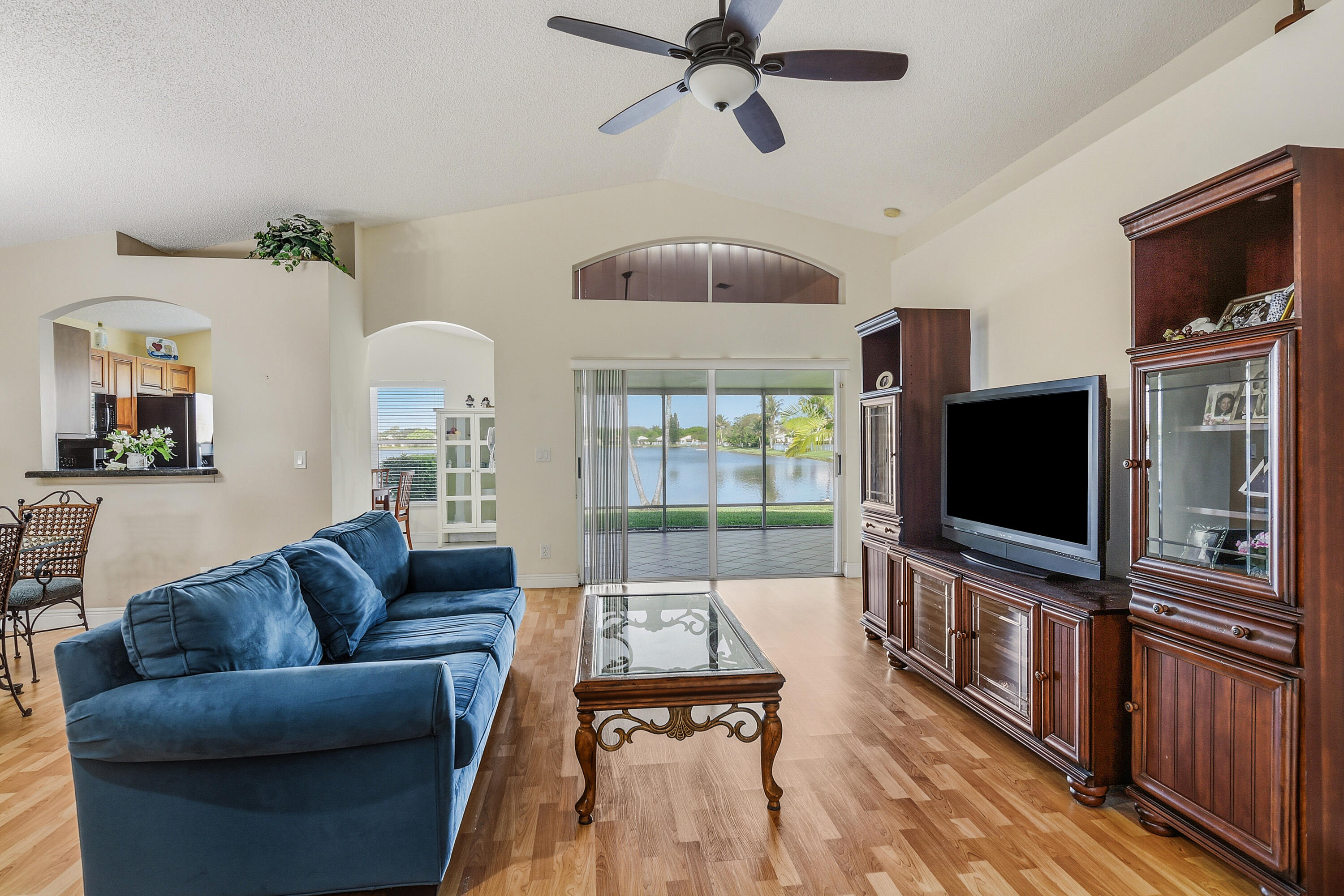 COCO LAKES - Residential