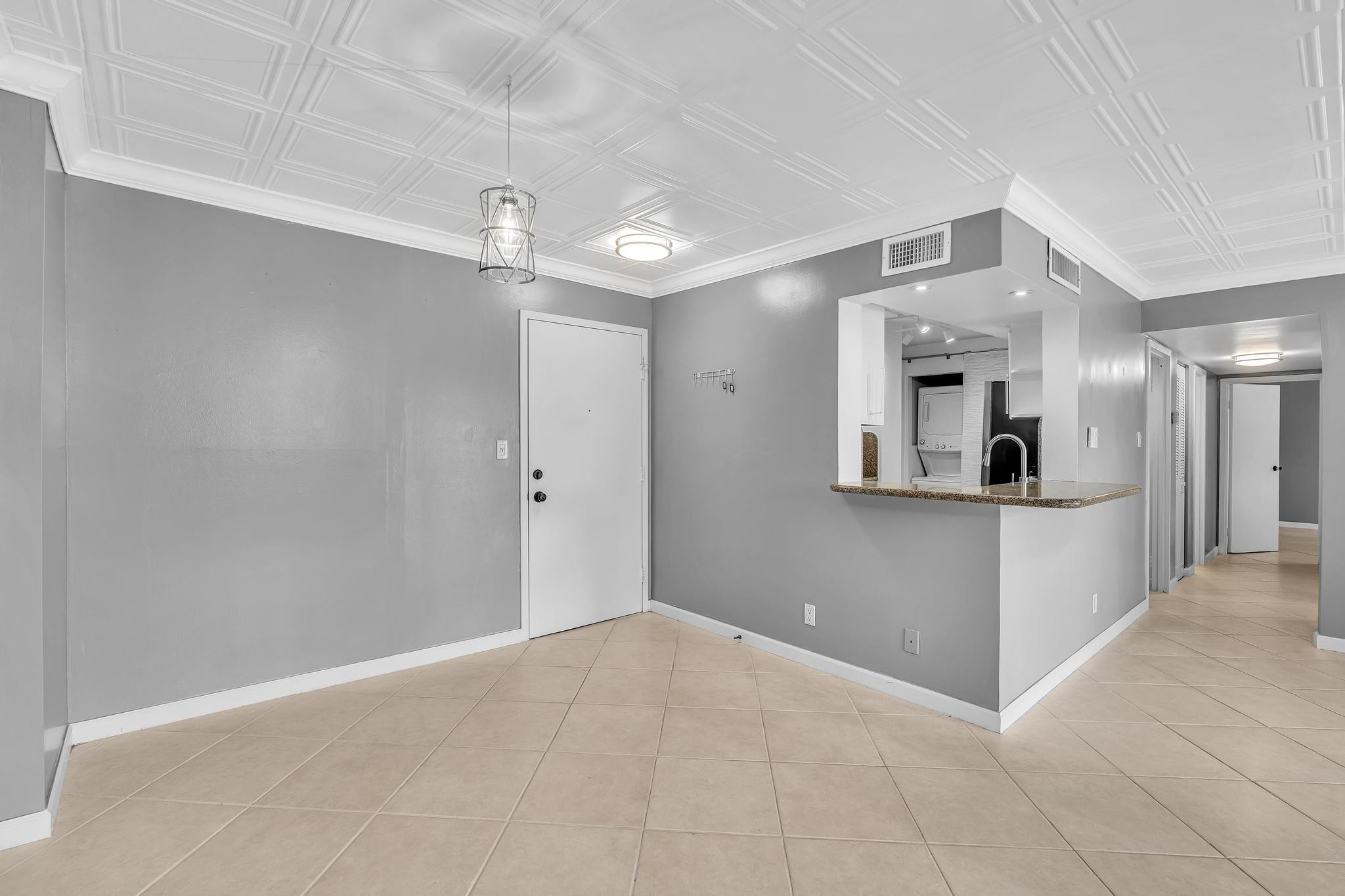 PLAZA 15 CONDO - Residential