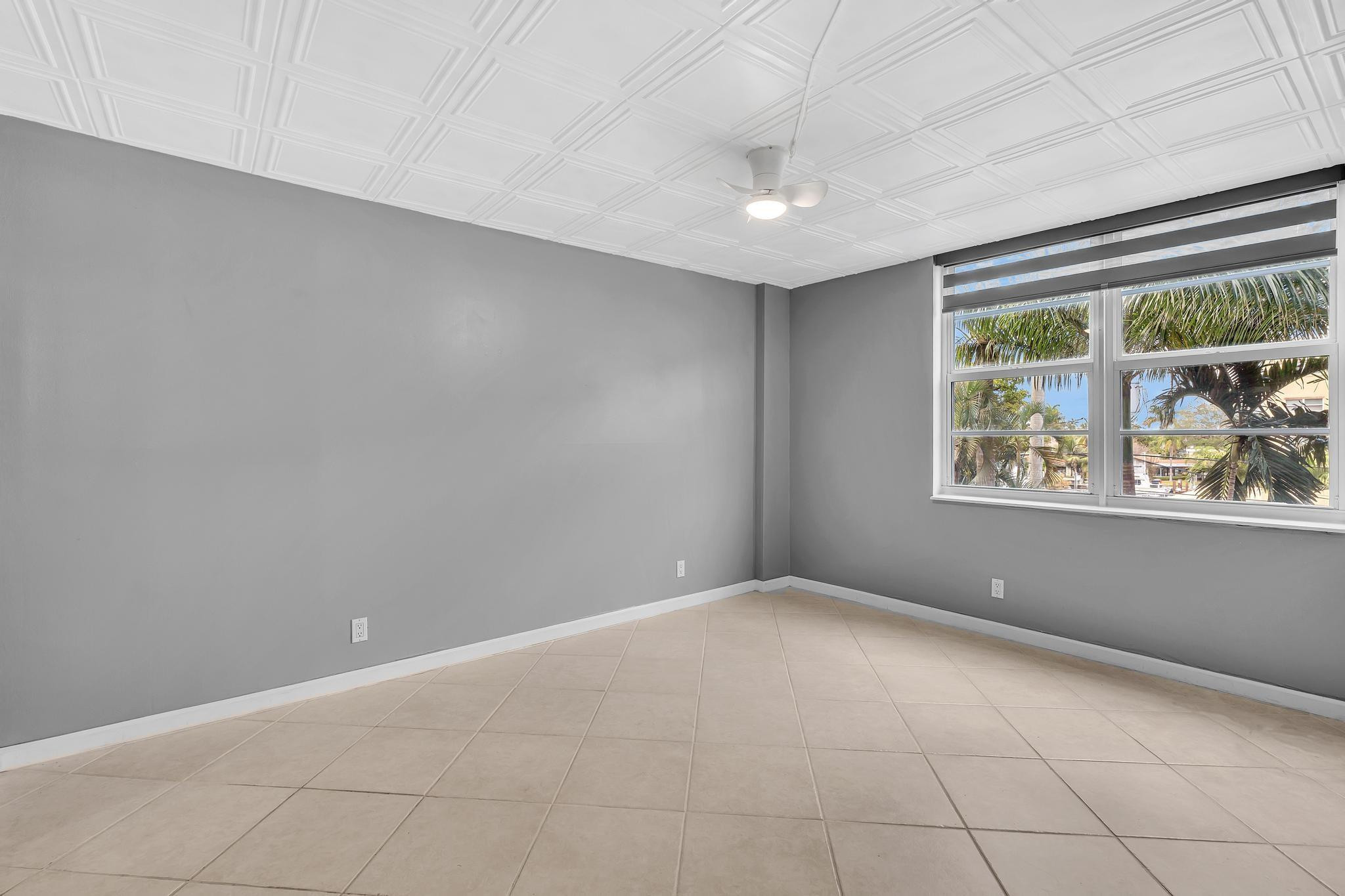 PLAZA 15 CONDO - Residential