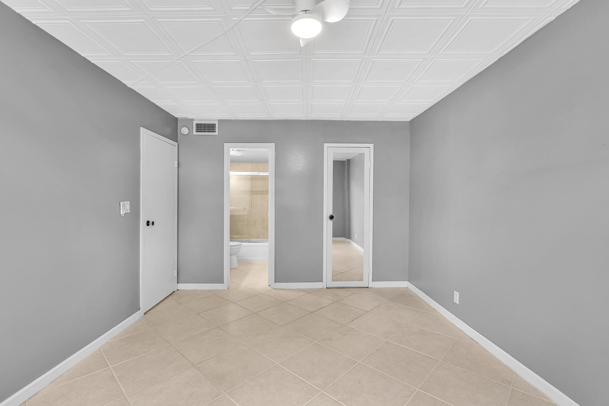 PLAZA 15 CONDO - Residential